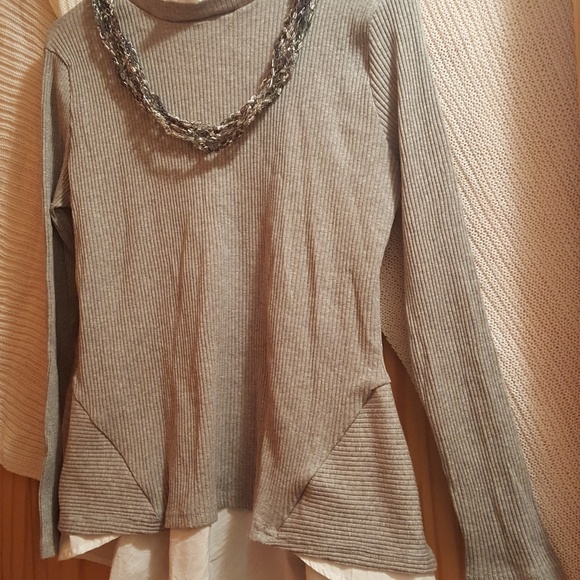 Gray tunic with attached white blouse - Picture 2 of 3